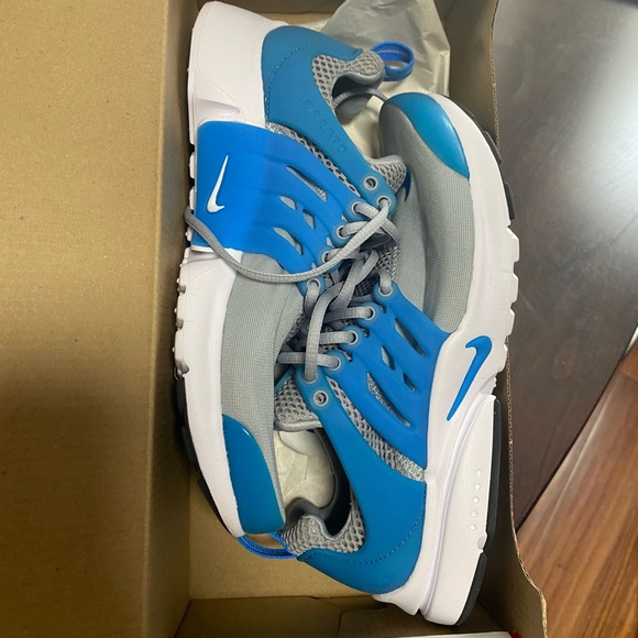 Nike Presto Kids Sneakers- SZ 5 Y- 6.5 W - Picture 2 of 5